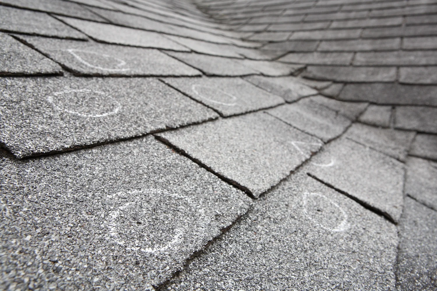 signs of hail damage roof